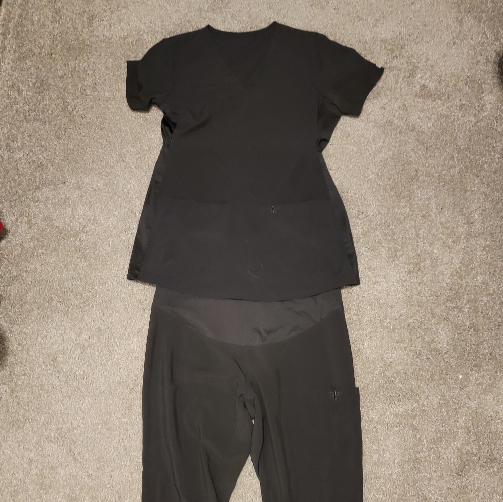 Maternity scrubs